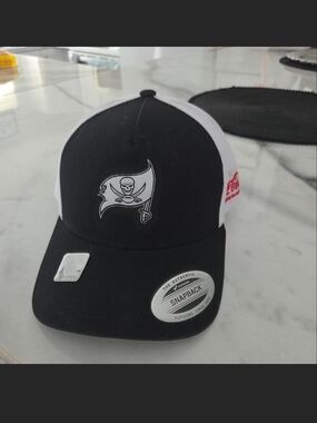 Official Team Skull Flag Black & White Snapback Hat
